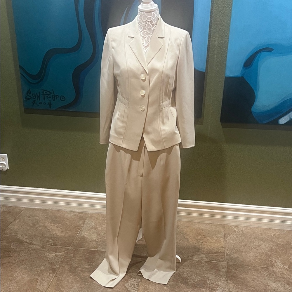 Vintage Kasper Cream Women's Pantsuit
